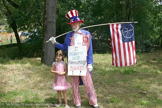 Bruce Hering as Uncle Sam, with a young friend