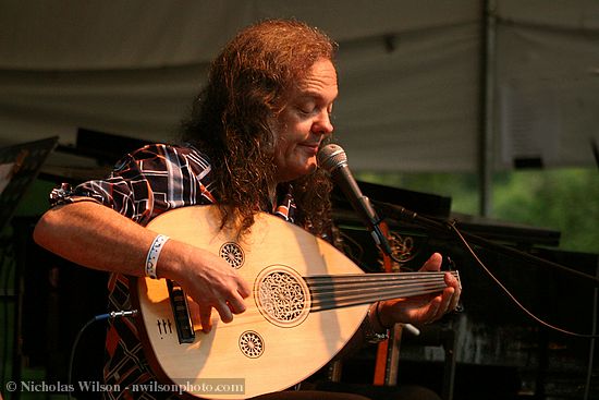 David Lindley plays an electric solid body oud, one of his large collection of instruments
