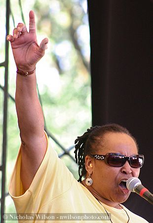 Linda Tillery was a guest with the Campbell Brothers