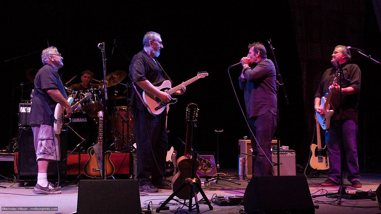 Los Lobos with David Bromberg and Catfish Jack sitting in
