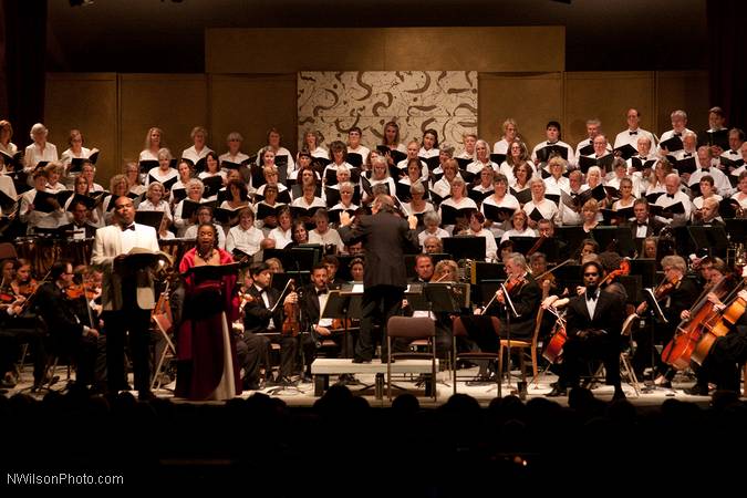 The Mendocino Music Festival Orchestra and Chorus in the final concert.