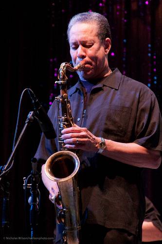 Bill Pierce blows sax with the Kevin Eubanks Quartet