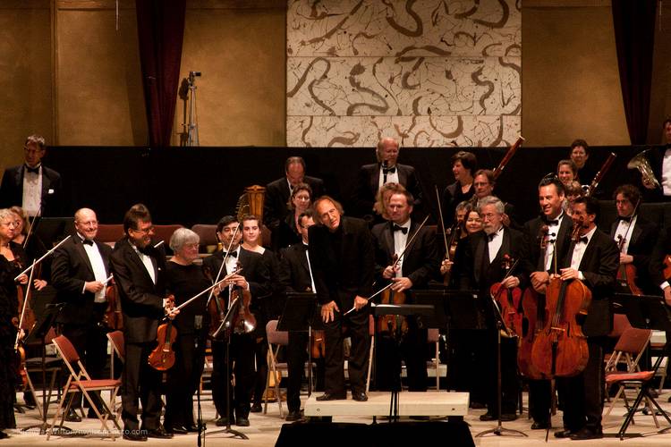 Allan Pollack and the orchestra take a bow after the Schubert.