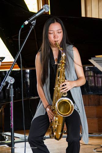 The Hitomi Oba Group performed original compositions featuring her saxophone and vocals.