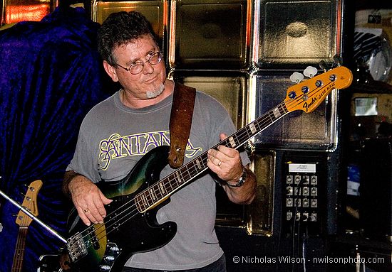 Bruce Graves on bass with Philo Hayward and the Shuffle Band reunion at Caspar Inn, 8/10/2007